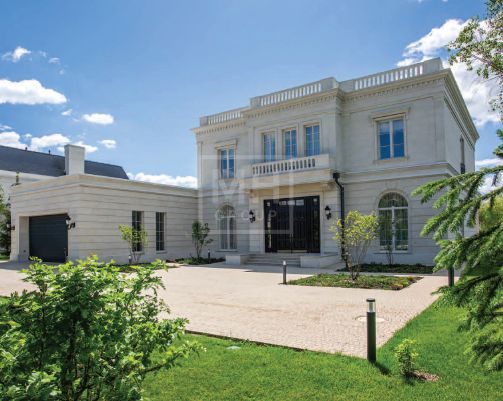 Роскошный дом в Agalarov Estate