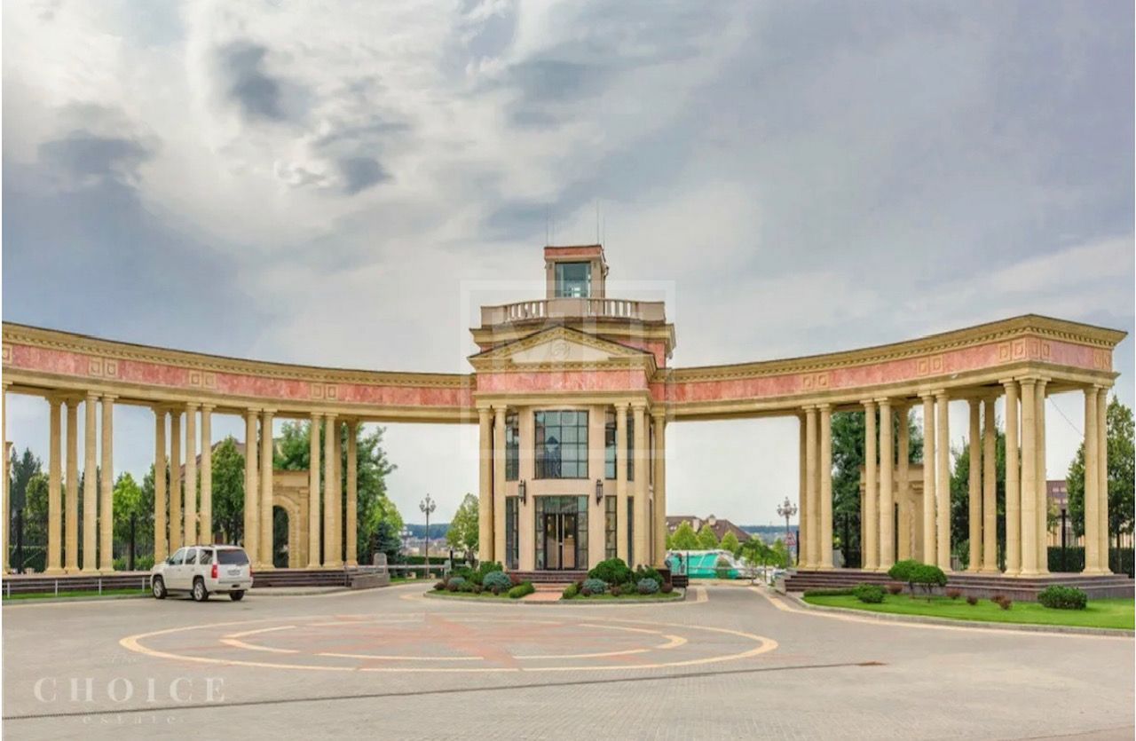 Большой участок в Ренессанс Парке