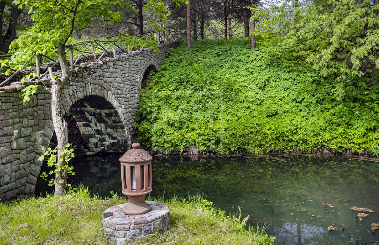 Дом на живописном участке в камерном поселке - фото 5