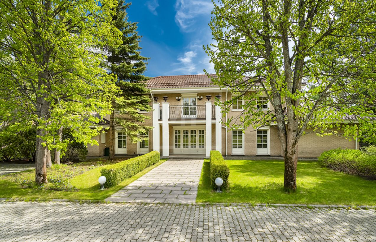Дом на живописном участке в камерном поселке - фото 2