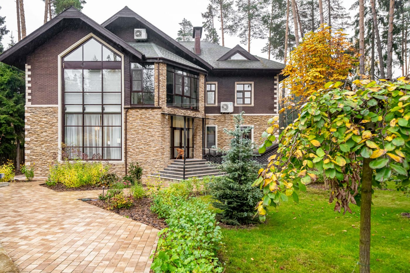 Продажа Дом 750 м² на участке 20 сот. в Лесные Зори