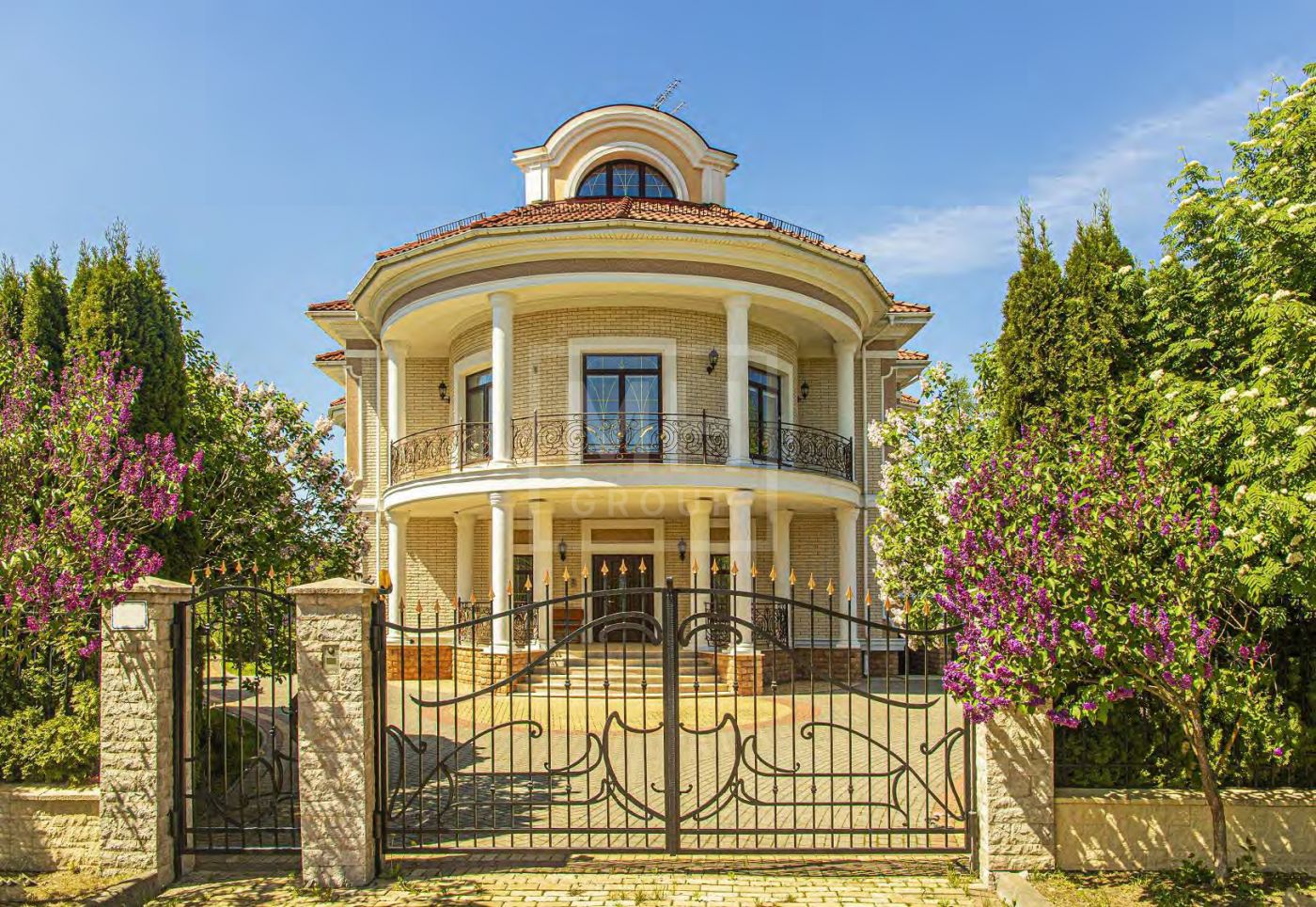 Продажа Дом 1200 м² на участке 34 сот. в Миллениум Парк