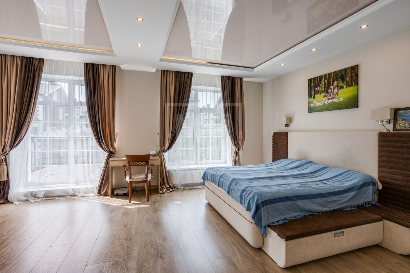 Продажа Дом 286 м² на участке 5.5 сот. в КП Европа-3