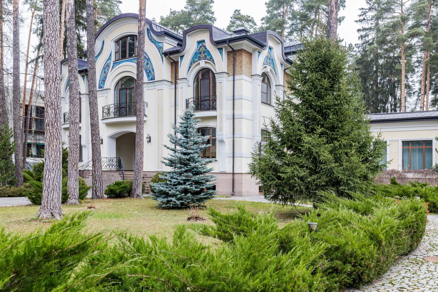Роскошная резиденция в поселке Сады Майендорф - фото 2