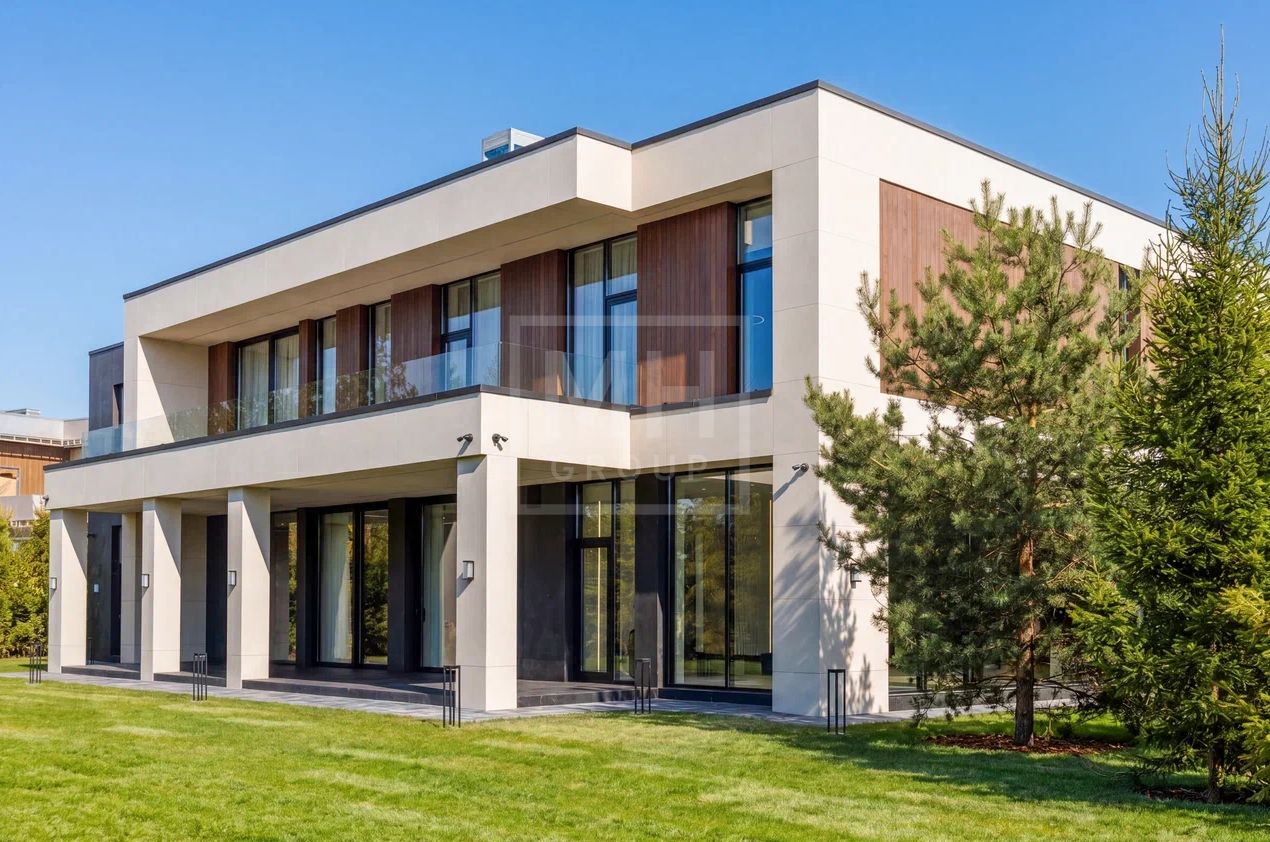 Новый дом с бассейном в Агаларов Estate