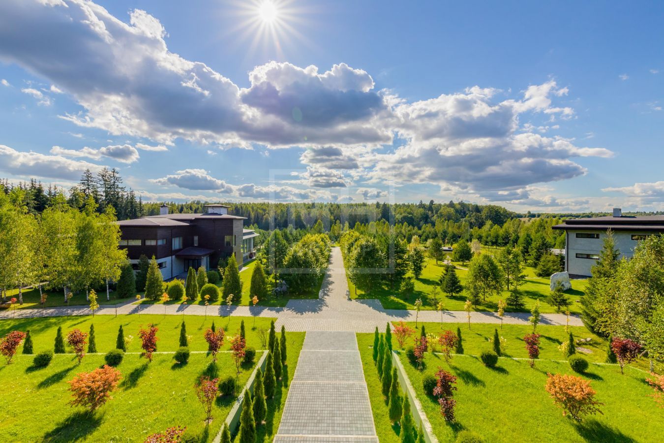 Современный дом в охраняемом поселке - фото 4