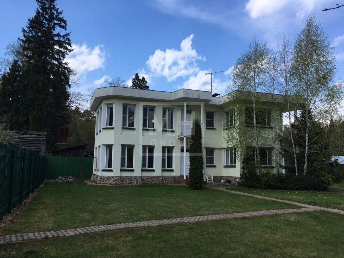 Гостевой домик в загородном усадьбе в лесу Пионерского лесничества